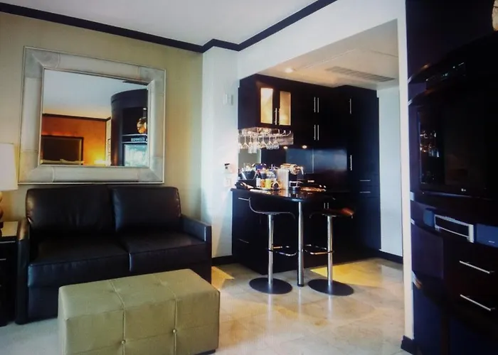 Sobe Ocean Drive Suites
